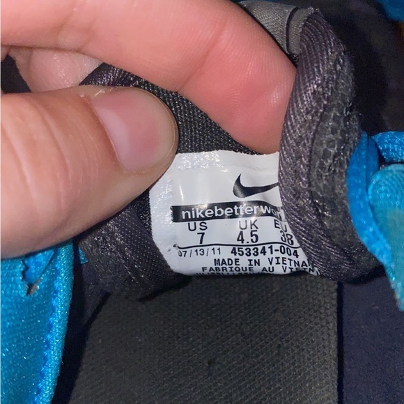 Nike tennis shoes - Picture 5 of 5